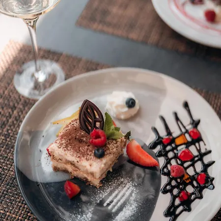 Relais Fleuri Hotel *